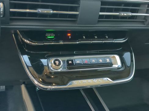 Used 2025 Lincoln Corsair Reserve image 19