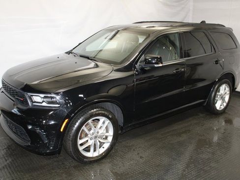 Used 2024 Dodge Durango GT image 2