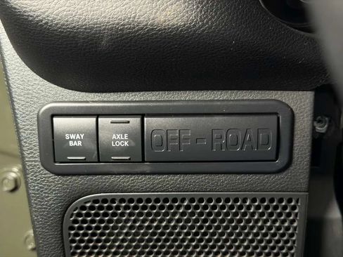Used 2015 Jeep Wrangler Rubicon w/ Power Convenience Group AWD/4WD image 23