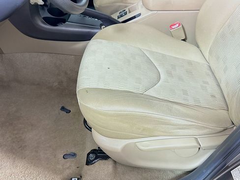 Used 2011 Toyota RAV4 4WD image 17