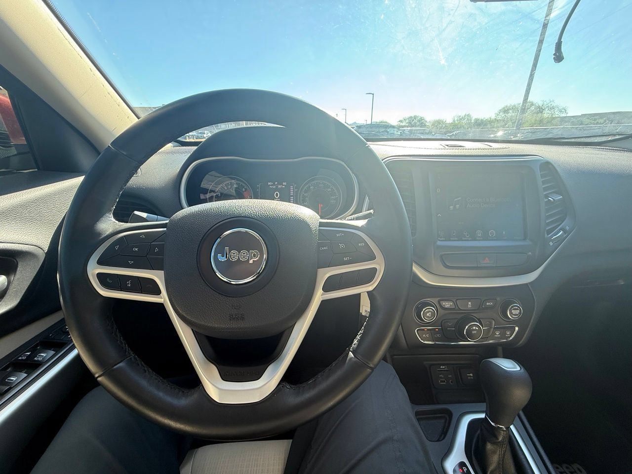 Used 2017 Jeep Cherokee Latitude FWD image 21