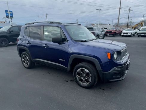 Used 2017 Jeep Renegade Sport w/ Power & Air Group image 2