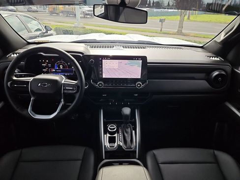 Used 2025 Chevrolet Colorado Trail Boss w/ Off-Road Front Bumper Package image 22