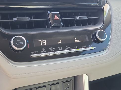 Used 2023 Toyota Corolla Cross LE image 23