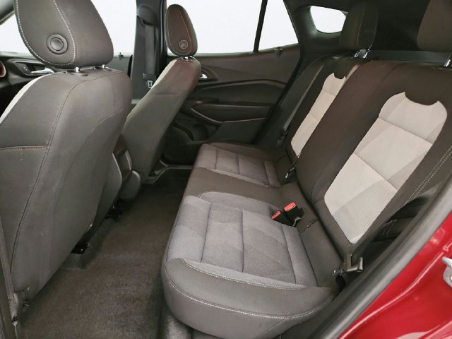 Used 2025 Chevrolet Trax RS w/ Driver Confidence Package FWD image 23
