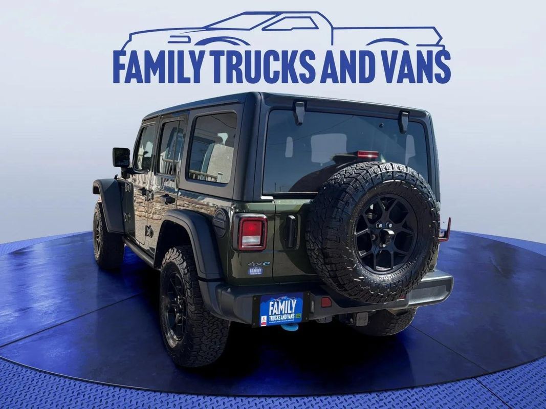 Used 2024 Jeep Wrangler Unlimited AWD/4WD image 2