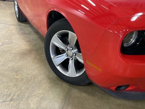 Used 2020 Dodge Challenger SXT RWD image 11