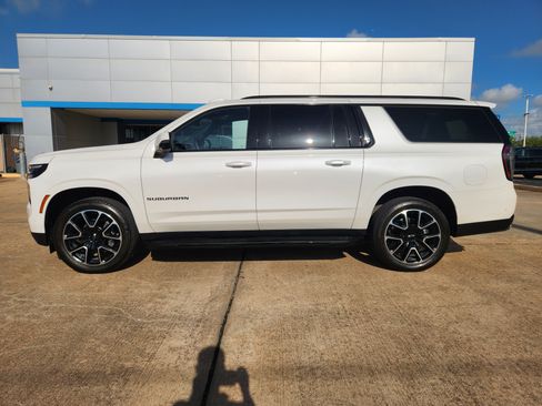 Used 2025 Chevrolet Suburban RST w/ Comfort Package RWD image 5