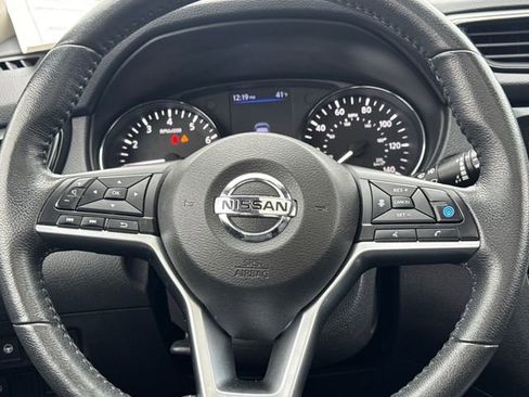 Used 2020 Nissan Rogue SL w/ Premium Package image 16