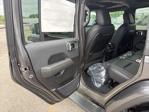 New 2026 Jeep Wrangler Unlimited Sahara AWD/4WD image 10