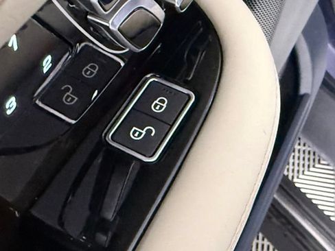 Used 2018 Land Rover Range Rover HSE AWD/4WD image 23