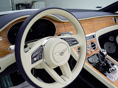 Used 2025 Bentley Continental GT Speed image 29