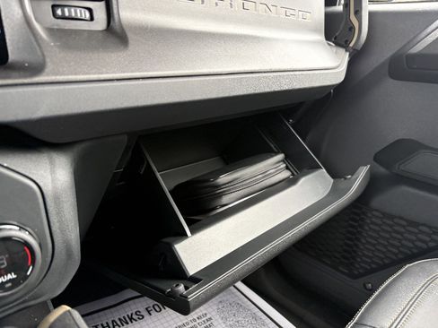 Used 2025 Ford Bronco Badlands image 35