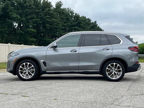 Used 2024 BMW X5 xDrive40i w/ Premium Package AWD/4WD image 4