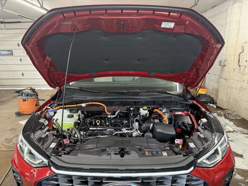 New 2026 Ford Escape Platinum w/ Class II Trailer Tow Package image 31