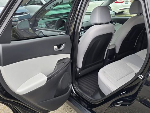 Used 2023 Hyundai Kona SE FWD image 13