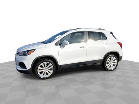 Used 2020 Chevrolet Trax Premier w/ LPO, Cargo Package image 7