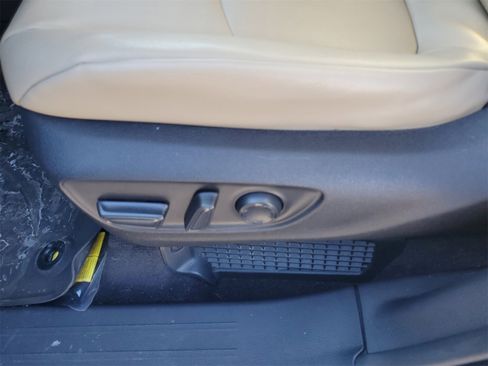 Certified 2022 Toyota Sienna XLE w/ XLE Plus Package image 17