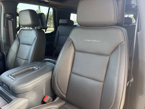 Used 2021 GMC Yukon Denali image 21