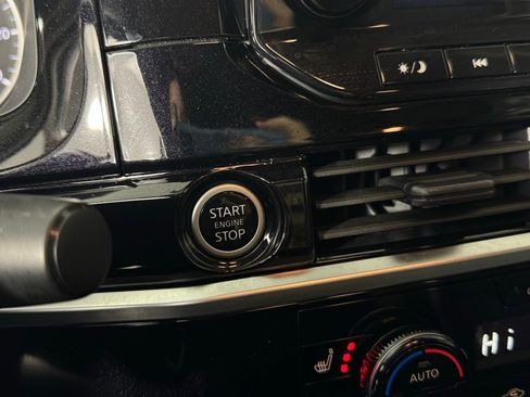 Used 2023 Nissan Pathfinder SL w/ SL Premium Package image 22