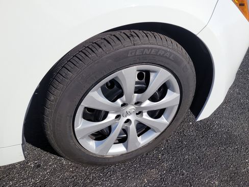 Certified 2024 Toyota Corolla LE image 10