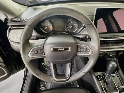 Used 2022 Jeep Compass Latitude AWD/4WD image 11