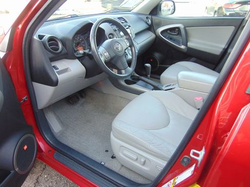 Used 2008 Toyota RAV4 Limited image 2