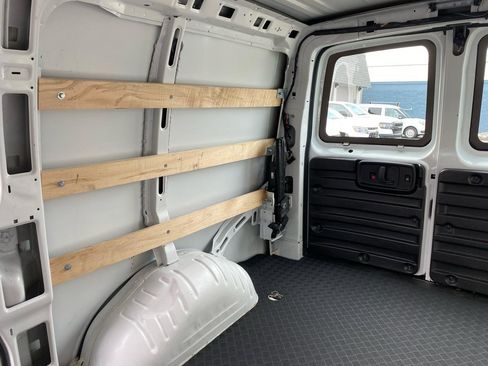 Used 2024 GMC Savana 2500 w/ Driver Convenience Package image 9