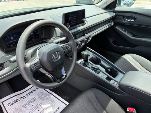 Used 2025 Honda Accord SE image 19