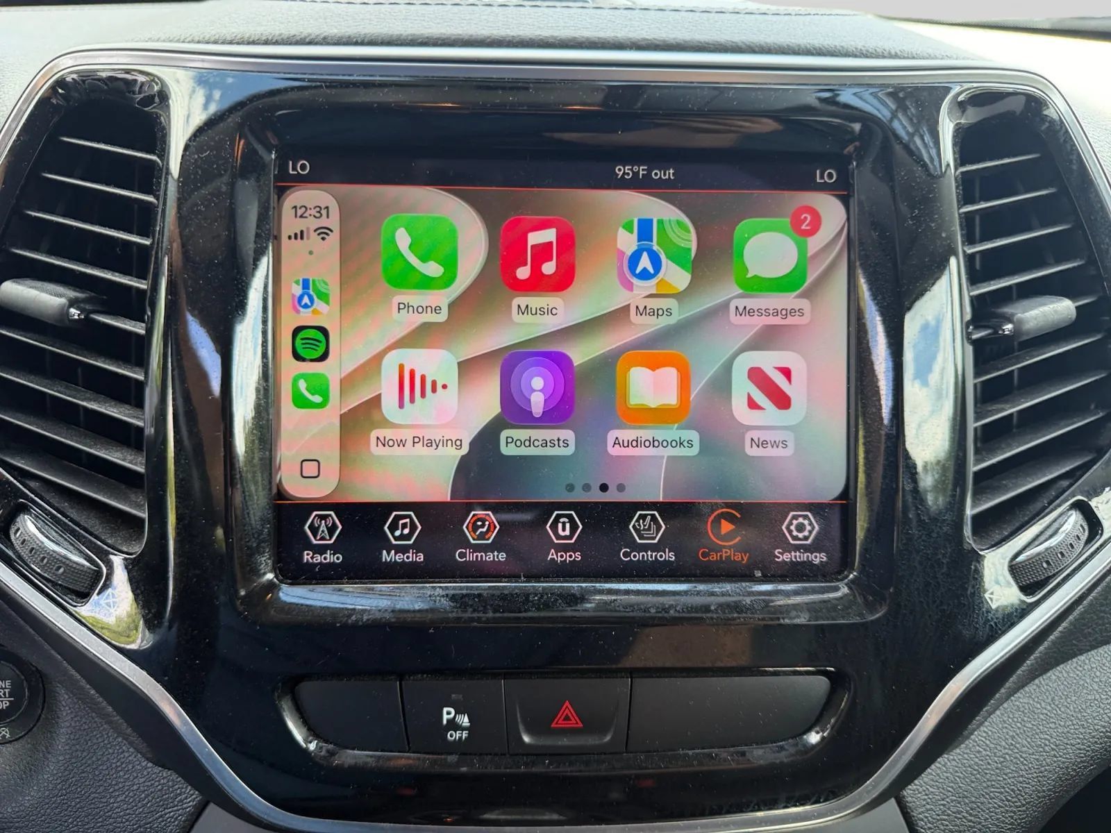 Used 2019 Jeep Cherokee Limited FWD image 21