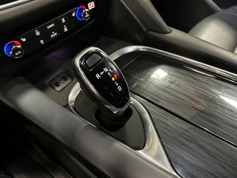 Used 2019 Buick Enclave Essence image 23