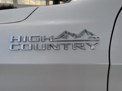Used 2024 Chevrolet Suburban High Country w/ Max Trailering Package AWD/4WD image 3