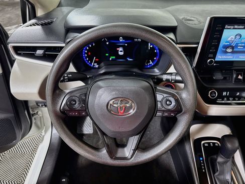 Used 2021 Toyota Corolla LE FWD image 12