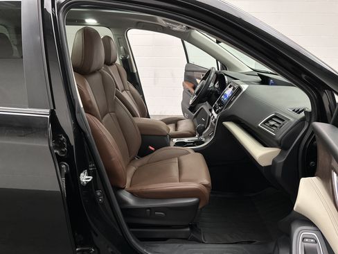 Used 2022 Subaru Ascent Touring AWD/4WD image 25
