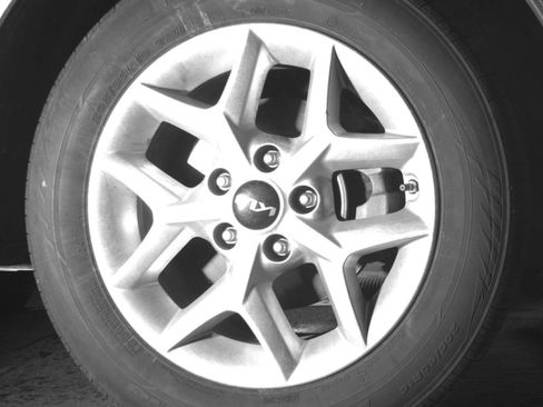 Used 2025 Nissan Altima 2.5 SV FWD image 15