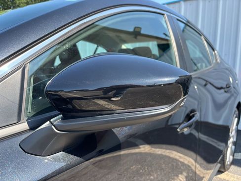 Used 2023 MAZDA MAZDA3 s FWD image 14