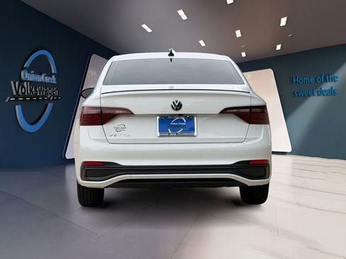Used 2024 Volkswagen Jetta Sport FWD image 7