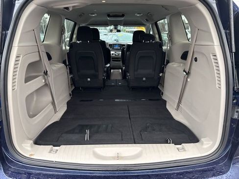 Used 2018 Chrysler Pacifica LX image 11