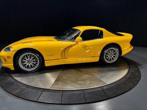 Used 2002 Dodge Viper GTS RWD image 5