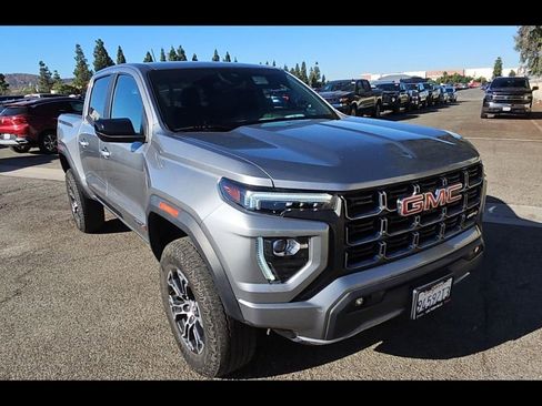 Used 2023 GMC Canyon AT4 image 4