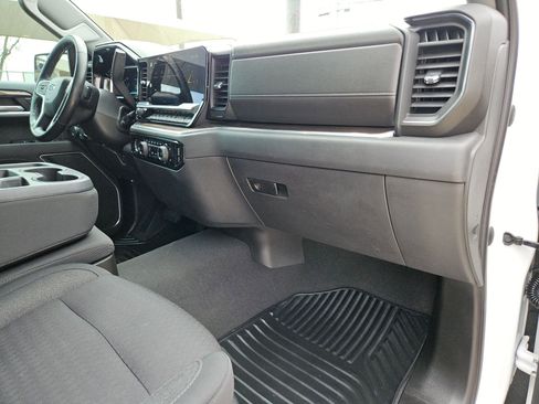 Certified 2022 Chevrolet Silverado 1500 RST w/ Z71 Off-Road Package AWD/4WD image 28
