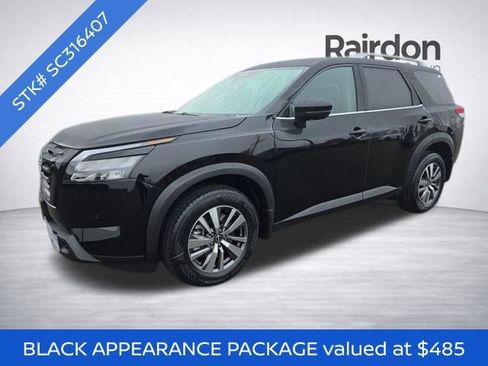 New 2025 Nissan Pathfinder SL w/ Black Appearance Package image 4