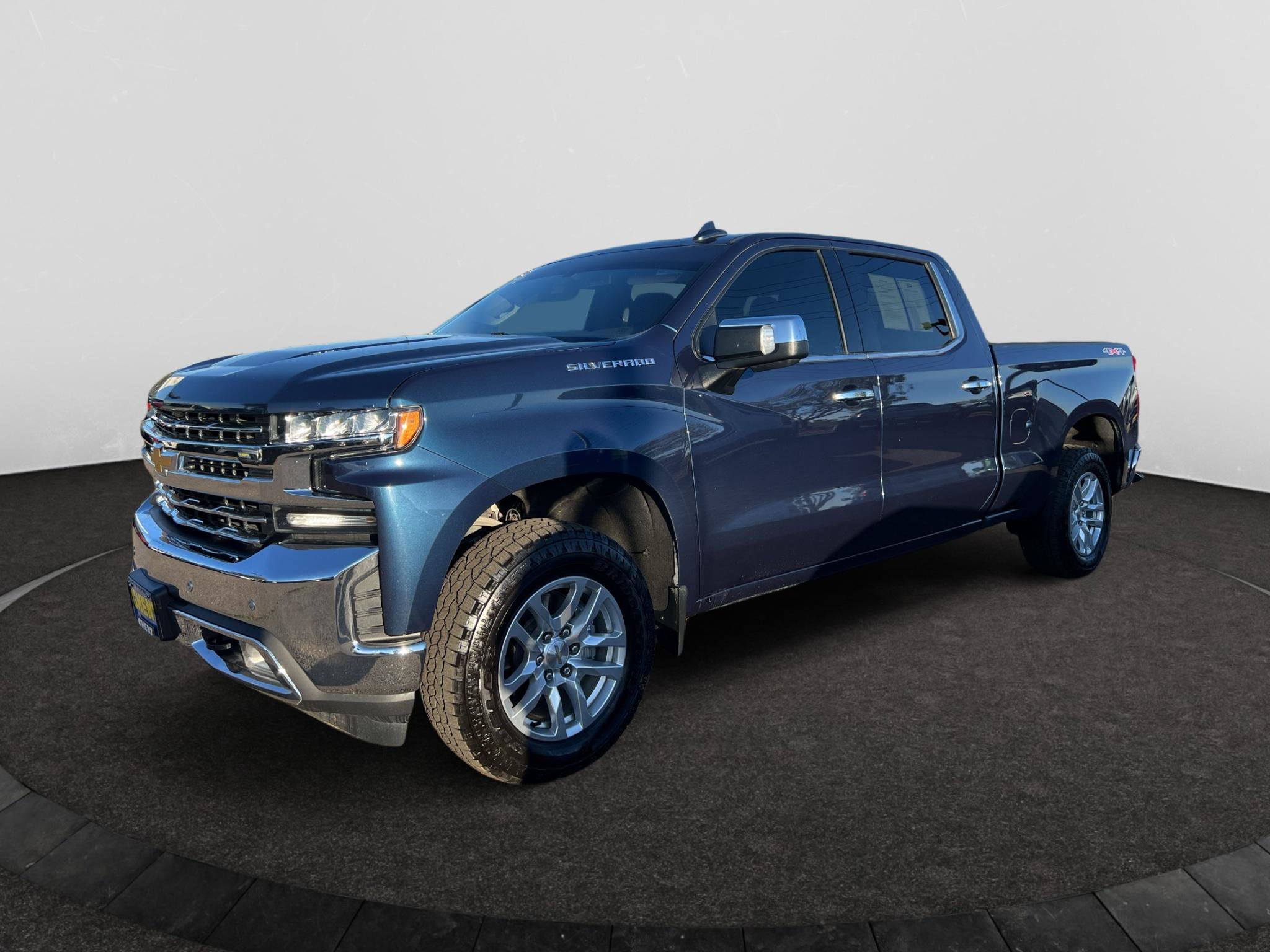 Used 2020 Chevrolet Silverado 1500 LTZ w/ LTZ Plus Package AWD/4WD image 2