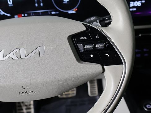 Used 2023 Kia Niro Wave w/ Wave Preserve Package image 44