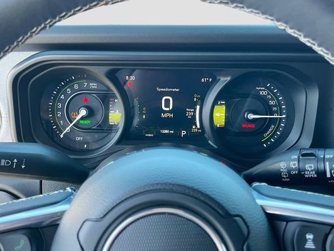 Used 2025 Jeep Wrangler Unlimited Sahara w/ Safety Group image 12