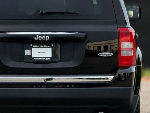 Used 2017 Jeep Patriot High Altitude AWD/4WD image 14