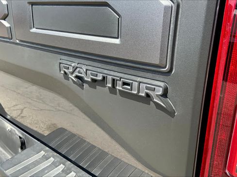 Used 2019 Ford F150 Raptor w/ Equipment Group 802A Luxury AWD/4WD image 10