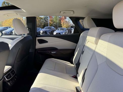 Used 2024 Lexus RX 350 Premium image 18