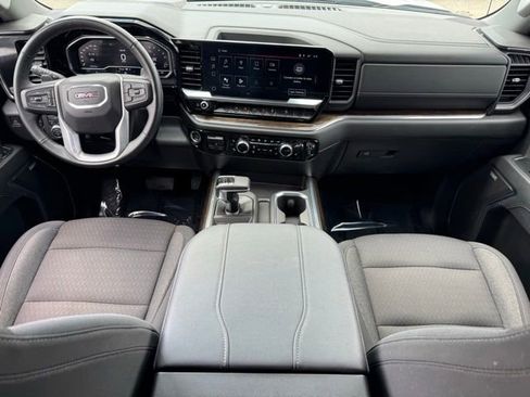 Used 2023 GMC Sierra 1500 Elevation w/ Preferred Package AWD/4WD image 9