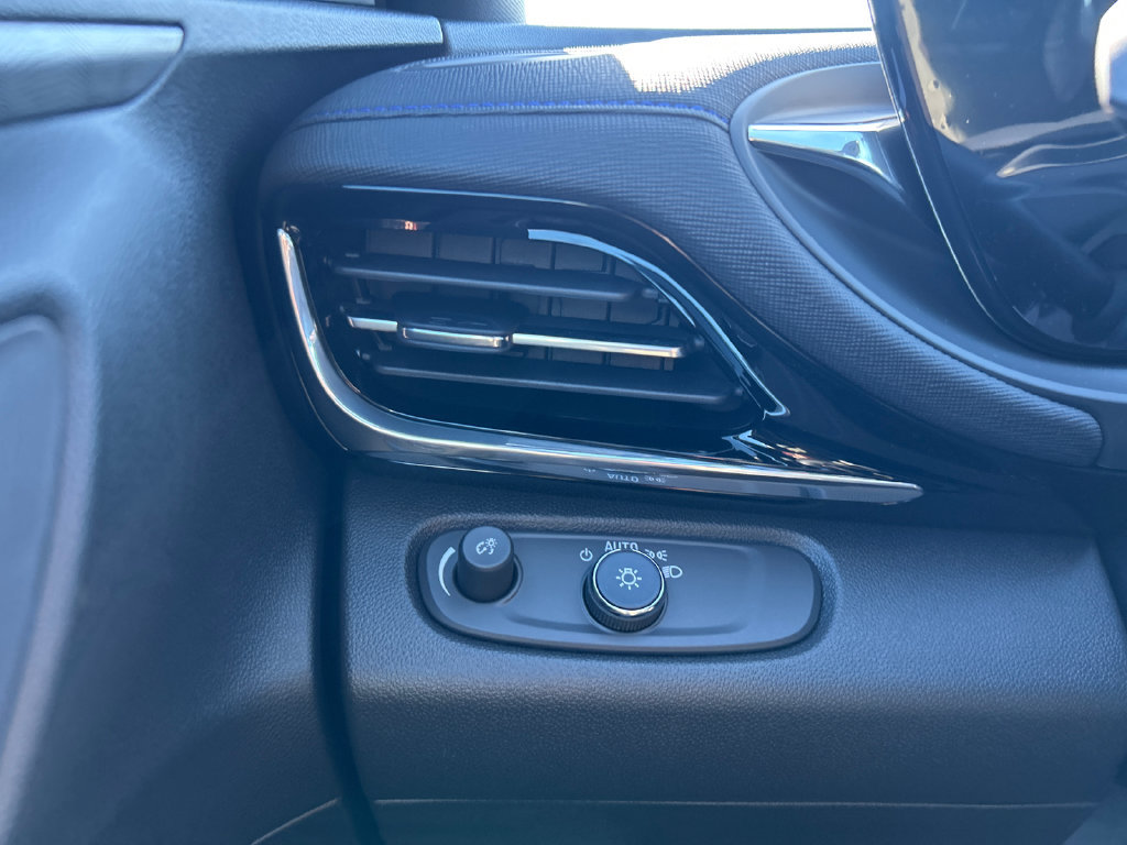 New 2026 Buick Envista Sport Touring w/ Convenience I Package FWD image 19